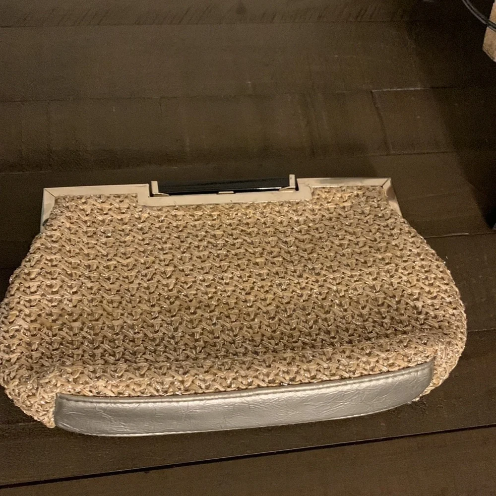Bueno Clutch - Picture 7 of 10